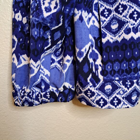 Chicos Zenergy Full Zip White Blue Lightweight Windbreaker Jacket Size 2 - Picture 5 of 9